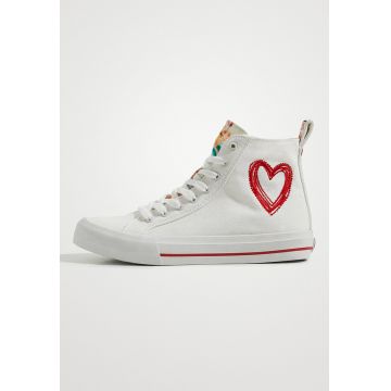 Pantofi sport cu detalii brodate
