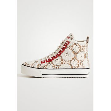 Tenisi mid-high cu model de dantela macrame