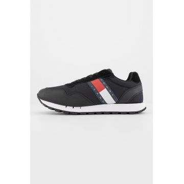 Pantofi sport cu benzi logo