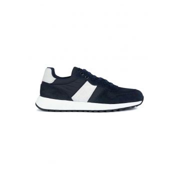 Pantofi sport cu detalii de piele intoarsa
