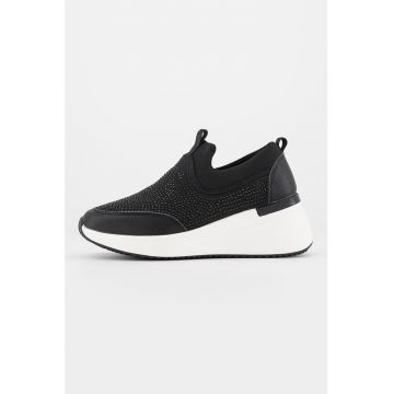 Pantofi sport slip-on cu aplicatii de strasuri