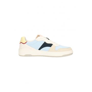 Pantofi sport cu insertii din plasa