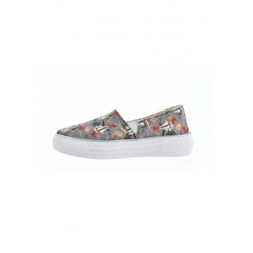 Pantofi slip-on cu model