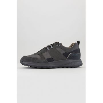 Pantofi sport low-cut cu segmente de piele intoarsa
