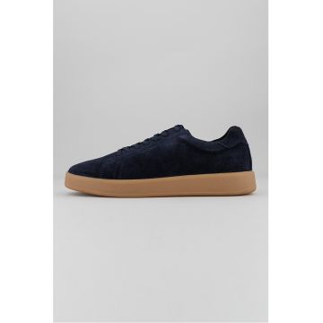 Pantofi sport uni de piele intoarsa