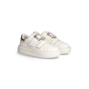 Pantofi sport cu velcro si detaliu cu bijuterie