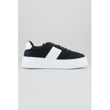 Pantofi sport de piele ecologica cu detalii contrastante