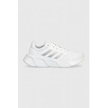 adidas pantofi de alergat Galaxy 6 , culoarea alb