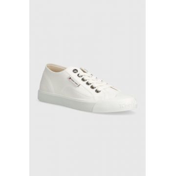 Tommy Jeans tenisi TJW FOXING SNEAKER CANVAS femei, culoarea alb, EN0EN02588