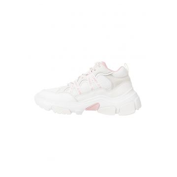 Pantofi sport cu aspect masiv si sireturi