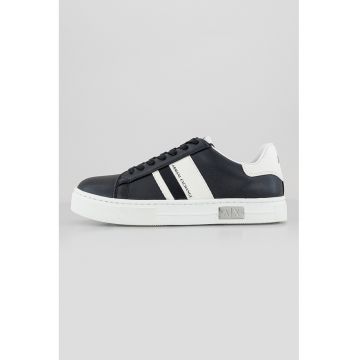 Pantofi sport cu model uni si sireturi