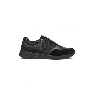Pantofi sport cu garnituri de piele intoarsa
