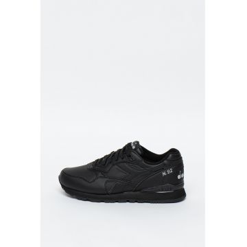 Pantofi sport low-top de piele ecologica cu logo stantat pe partea din spate