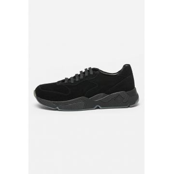 Pantofi uni de piele intoarsa