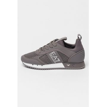 Pantofi sport cu insertii din plasa