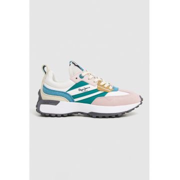 Pantofi sport cu talpa aderenta